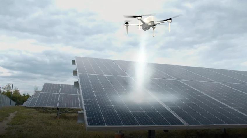 以色列開發無人機新系統 研究如何清潔難以觸碰的太陽能板(圖1)
