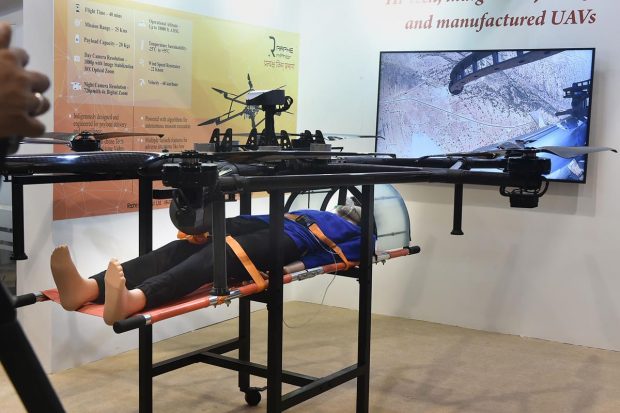 印度“救護(hù)車無(wú)人機(jī)”亮相 極端環(huán)境下可提供人員急救(圖1) 印度“救護(hù)車無(wú)人機(jī)”亮相 極端環(huán)境下可提供人員急救(圖1)