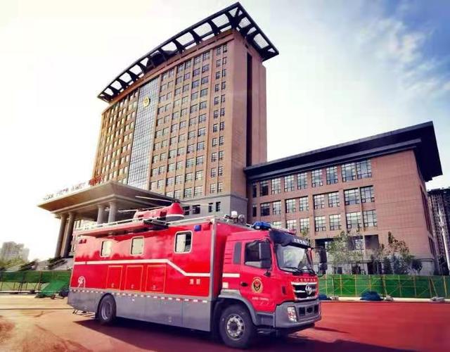 旋翼無(wú)人機(jī)實(shí)現(xiàn)了在百米以上高層建筑滅火(圖3) 旋翼無(wú)人機(jī)實(shí)現(xiàn)了在百米以上高層建筑滅火(圖3)