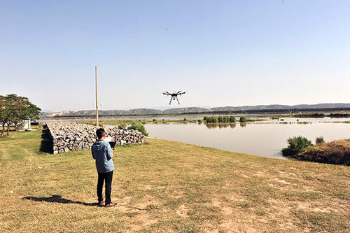 工業(yè)無人機(jī)應(yīng)用在水利工程上有何表現(xiàn)?(圖1) 工業(yè)無人機(jī)