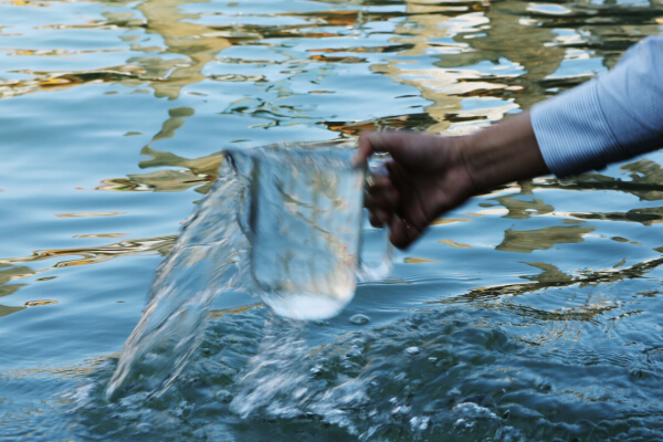 無人機(jī)取水器水質(zhì)檢測(cè)解決方案(圖1) 無人機(jī)取水器